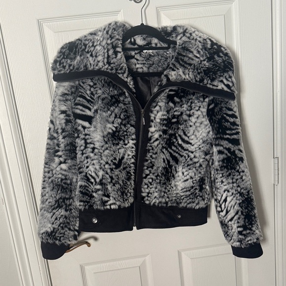 Cache Black and White Faux Fur Teddy Jacket CACHE MEDIUM - Picture 1 of 5